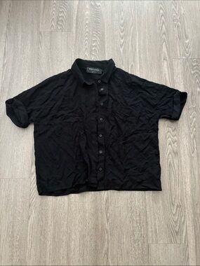 DECJUBA Black Collared Button-Up Shirt
